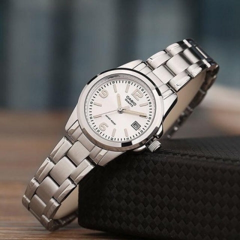 Zegarek damski Casio LTP-1215A-7ADF – Klasyczny, Srebrny z Datownikiem