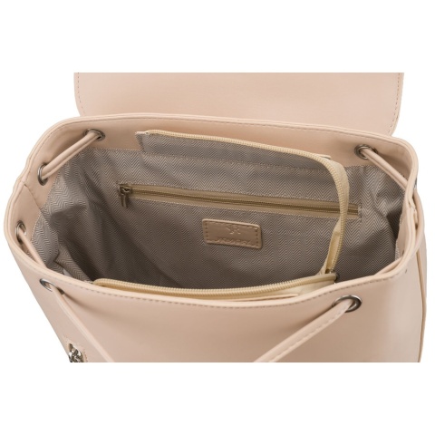 Beżowy, niewielki plecak damski ze skóry ekologicznej wyposażony w nóżki ochronne - Rovicky