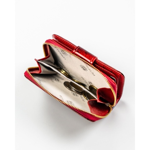 Czerwony, pionowy portfel damski ze skóry naturalnej i ekologicznej, zamykany suwakiem i zatrzaskiem - Peterson