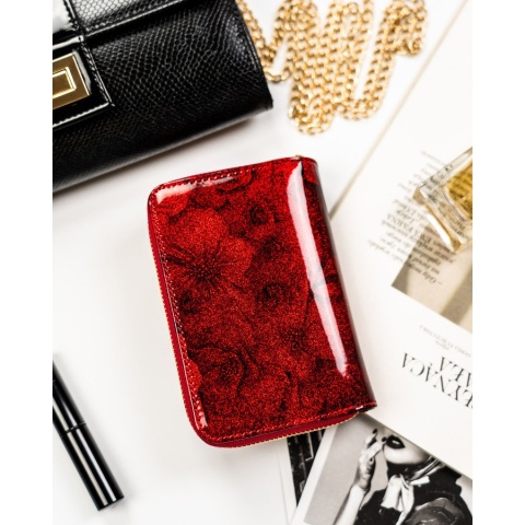 Czerwony, pionowy portfel damski ze skóry naturalnej i ekologicznej, zamykany suwakiem i zatrzaskiem - Peterson