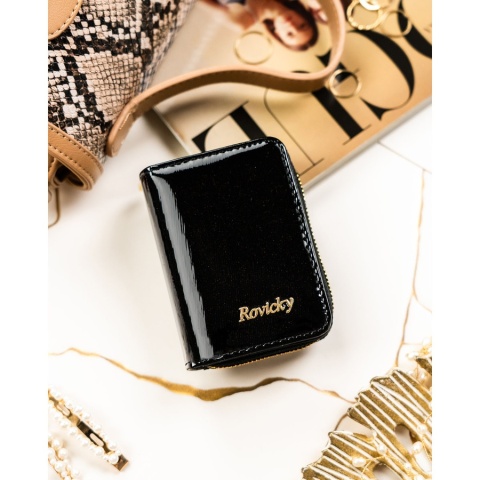 Mały portfel damski ze skóry naturalnej w czarnym kolorze, wyposażony w system RFID - Rovicky