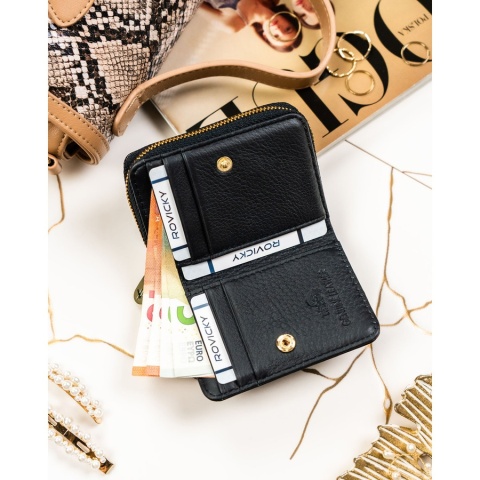 Mały portfel damski ze skóry naturalnej w czarnym kolorze, wyposażony w system RFID - Rovicky