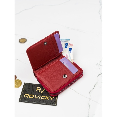 Pionowy portfel damski z lakierowanej skóry naturalnej w czerwonym kolorze zamykany na zatrzask i zamek - Lorenti