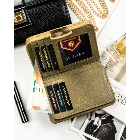 Złoty, pionowy portfel damski ze skóry naturalnej i ekologicznej, zamykany suwakiem i zatrzaskiem - Peterson