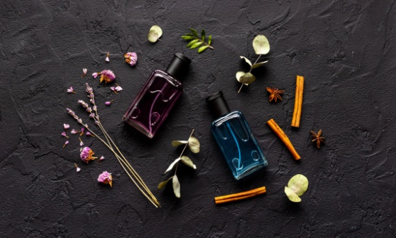 Jak dobrać perfumy do okazji? Przewodnik po zapachach na dzień i na wieczór.
